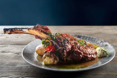 jugoso cordero al horno con hierbas