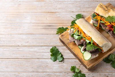 Sabroso Bánh Mì de Ternera