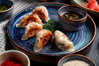 Deliciosas Gyozas de Camarón con Salsa Acevichada